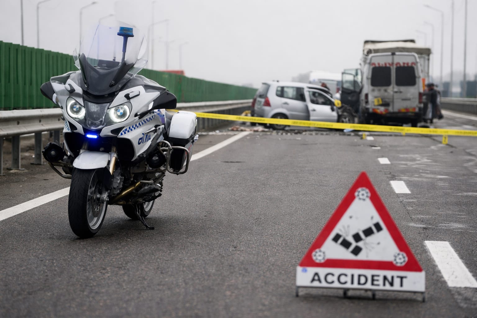 Accident și lucrări pe A2 au îngreunat circulația spre și dinspre litoral