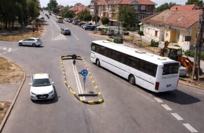 Manevre multiple pentru camioane și autobuze într-un nou sens giratoriu din Carei