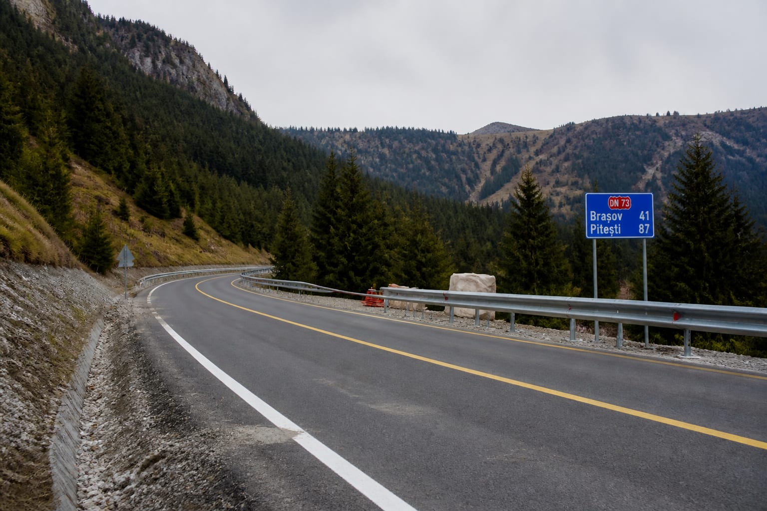 Modernizarea DN 73 Câmpulung-Brașov avansează rapid, cu un lot finalizat în proporție de 99%