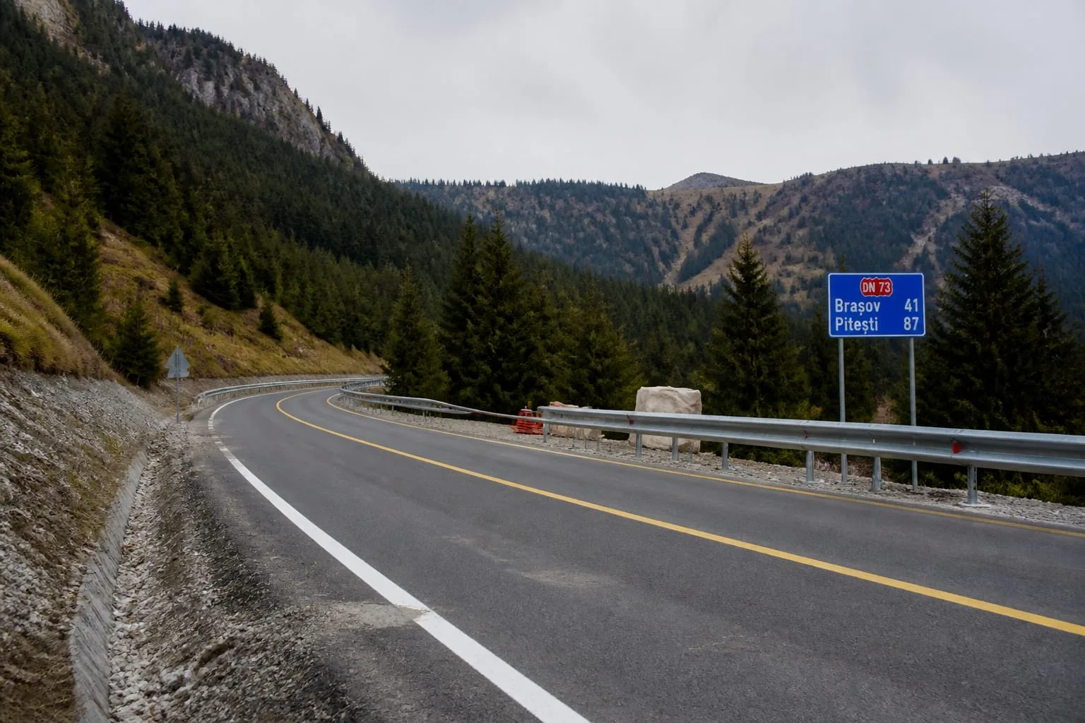 Modernizarea DN 73 Câmpulung-Brașov avansează rapid, cu un lot finalizat în proporție de 99%
