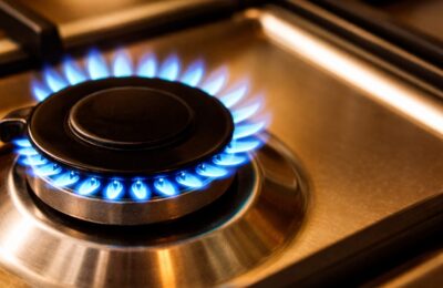 Prețul gazelor pentru 3,5 milioane de consumatori casnici nu va fi plafonat integral, anunță Ministerul Energiei