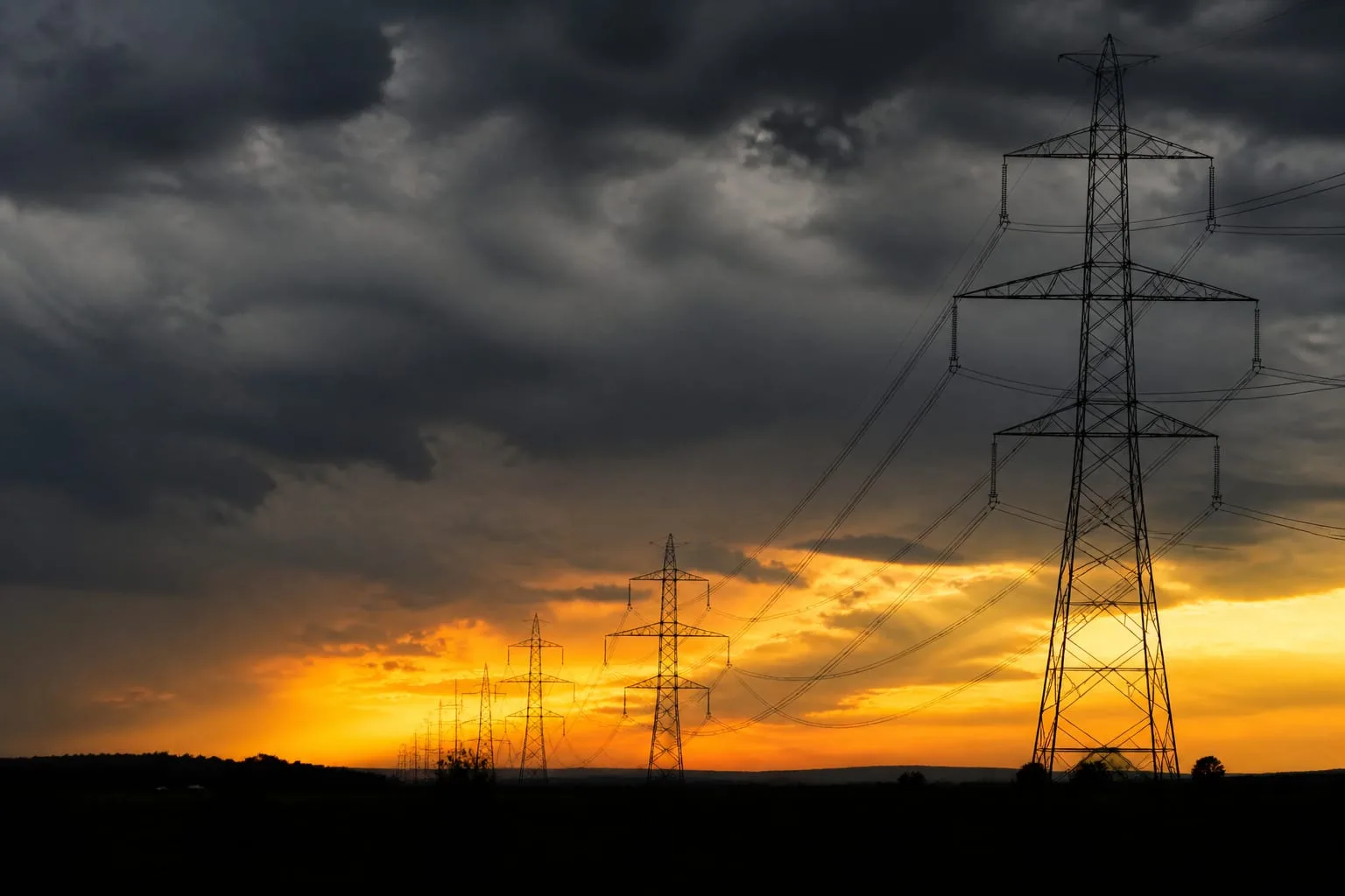 Sistemul energetic național a intrat în stare de urgență din cauza deficitului de producție