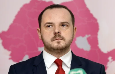 Rogobete a numit-o pe Ioana Mihăilă „epilatoare șefă”. Dominic Fritz acuză disprețul față de femei
