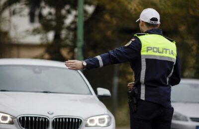 Polițiștii au verificat 211 autovehicule la Lugoj și au aplicat 90 de sancțiuni