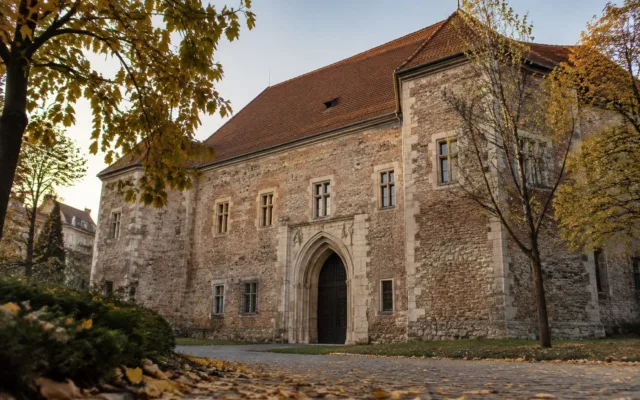 Castelul Huniade în octombrie