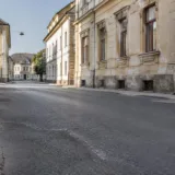Străzi pustii în Piața Mocioni