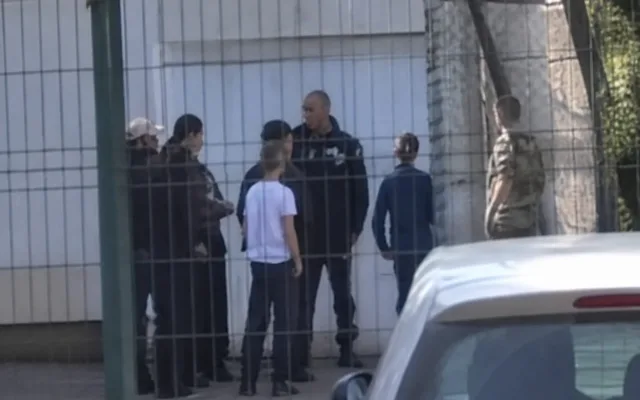 Suspecți după profesor agresat